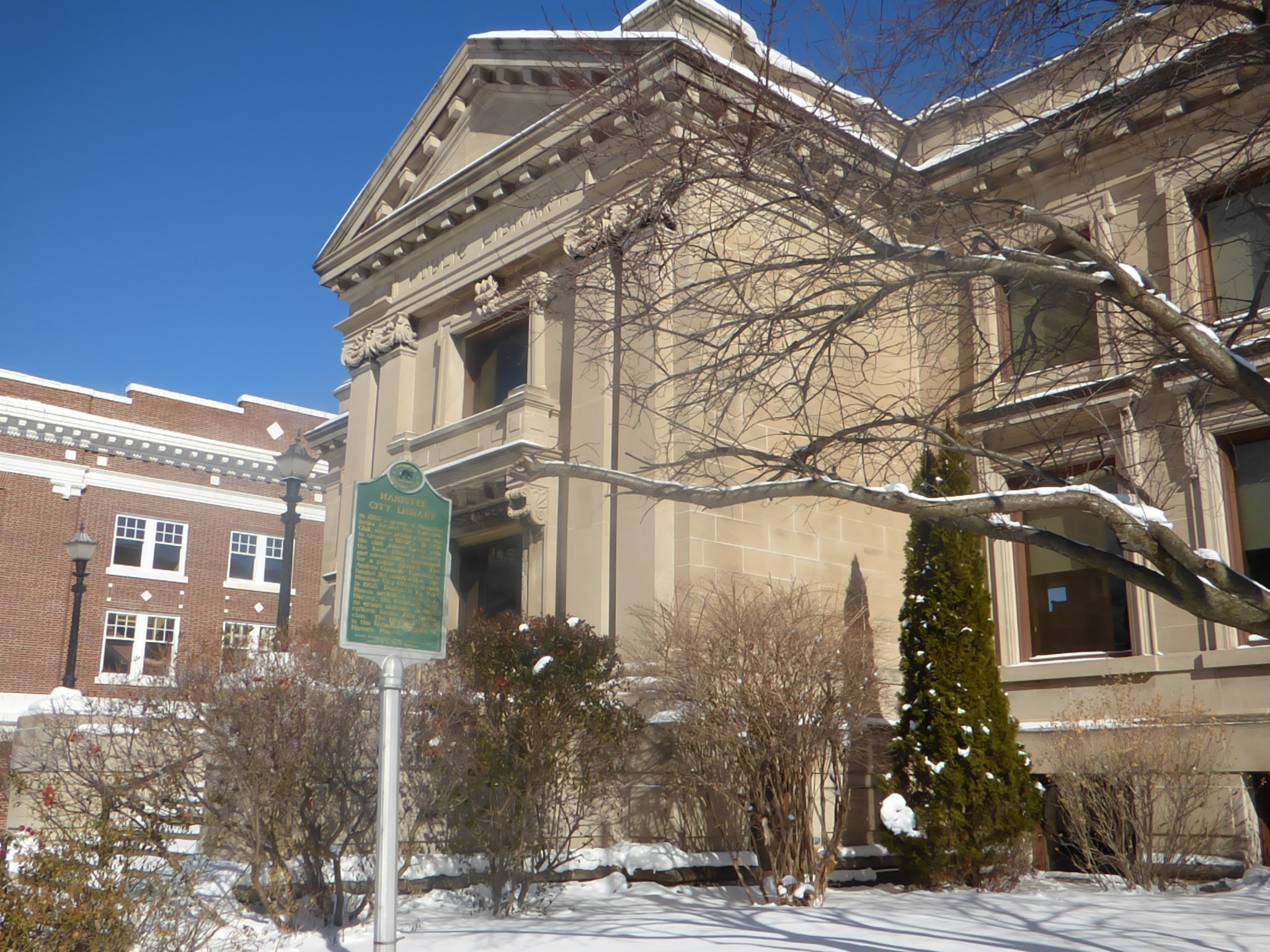 Manistee County Library reopens buildings to the public