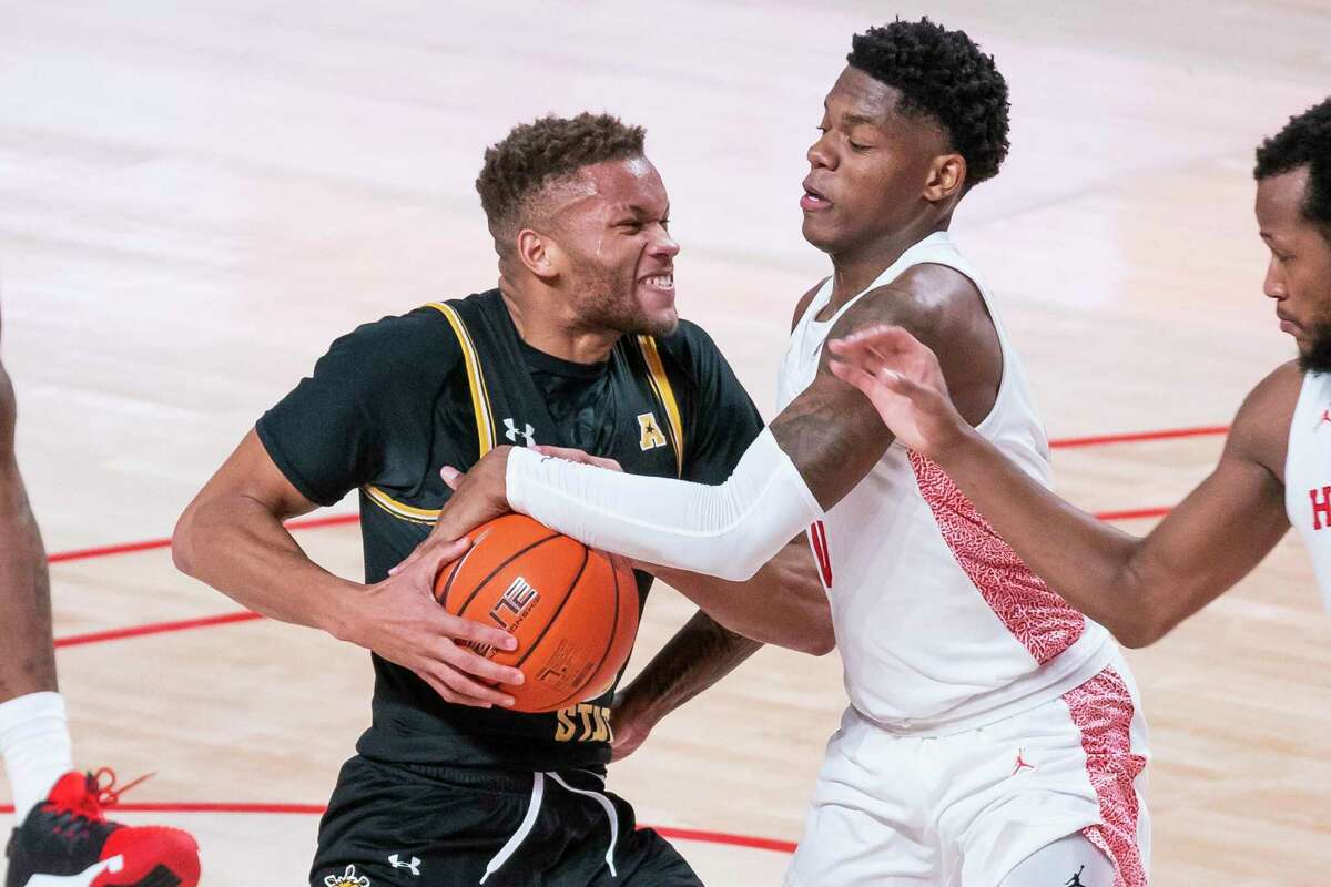 UH and Marcus Sasser will get a chance to tangle with Wichita STate and Dexter Dennis on Thursday in Kansas.