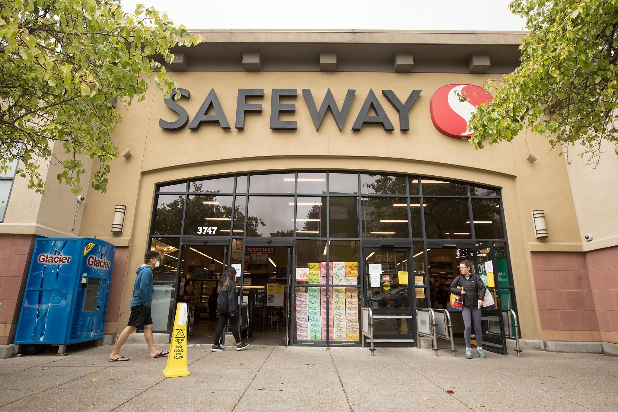 160 shopping carts were stolen from a San Francisco Safeway