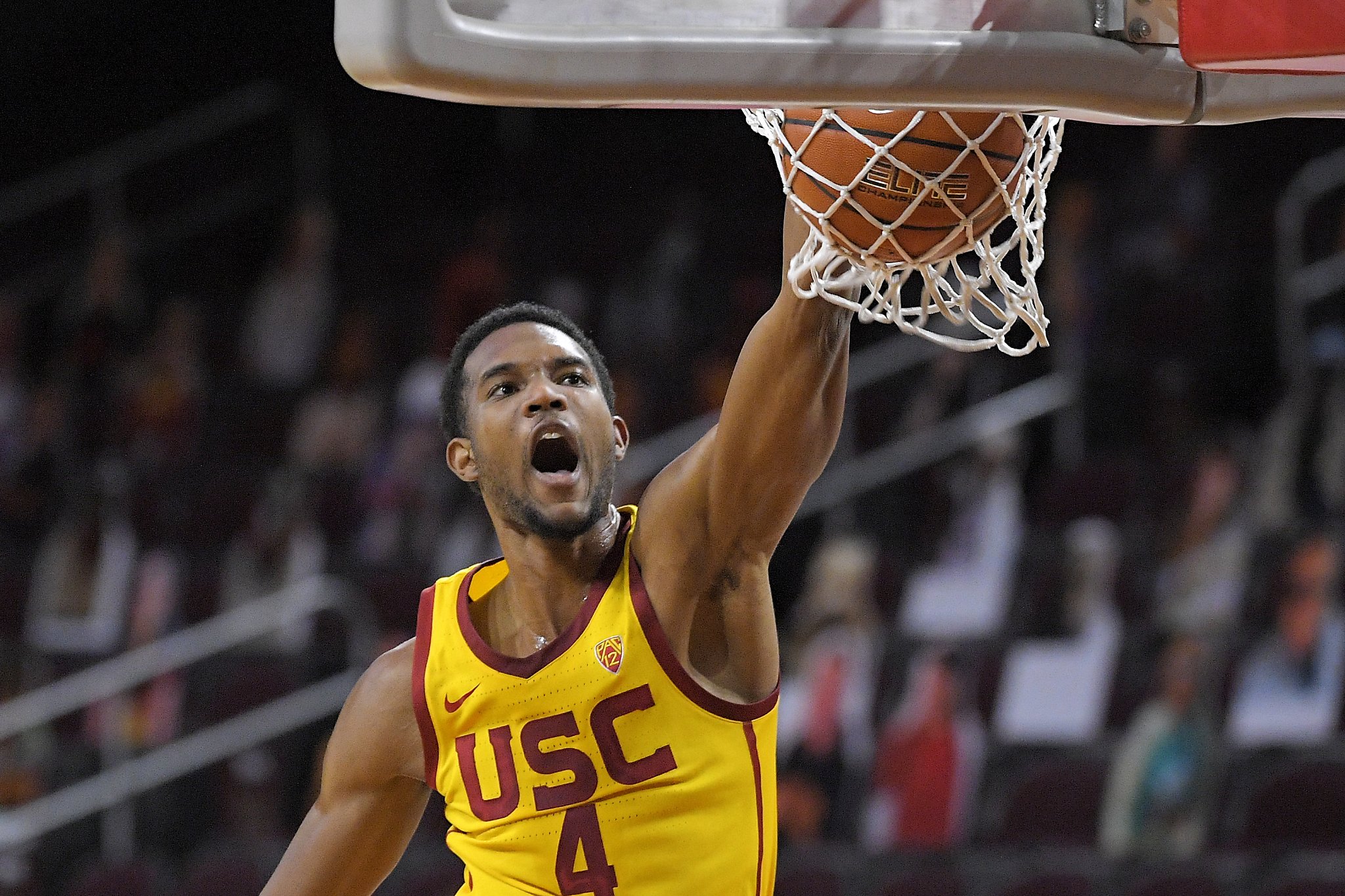 No. 17 USC beats Arizona State behind Mobley brothers