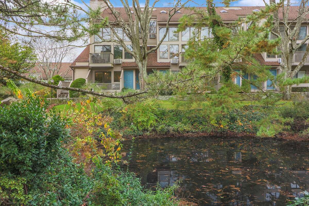 On the market Old Greenwich condo for 375K