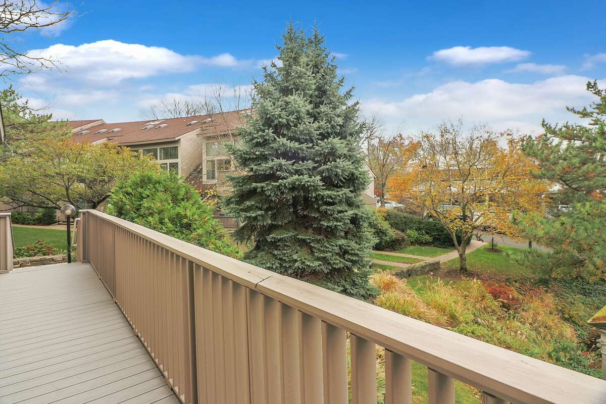 On the market Old Greenwich condo for 375K