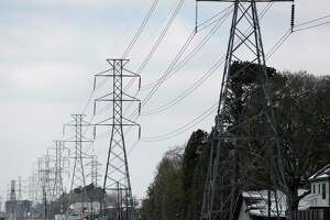Texas lawmakers call for more fossil fuels in power grid