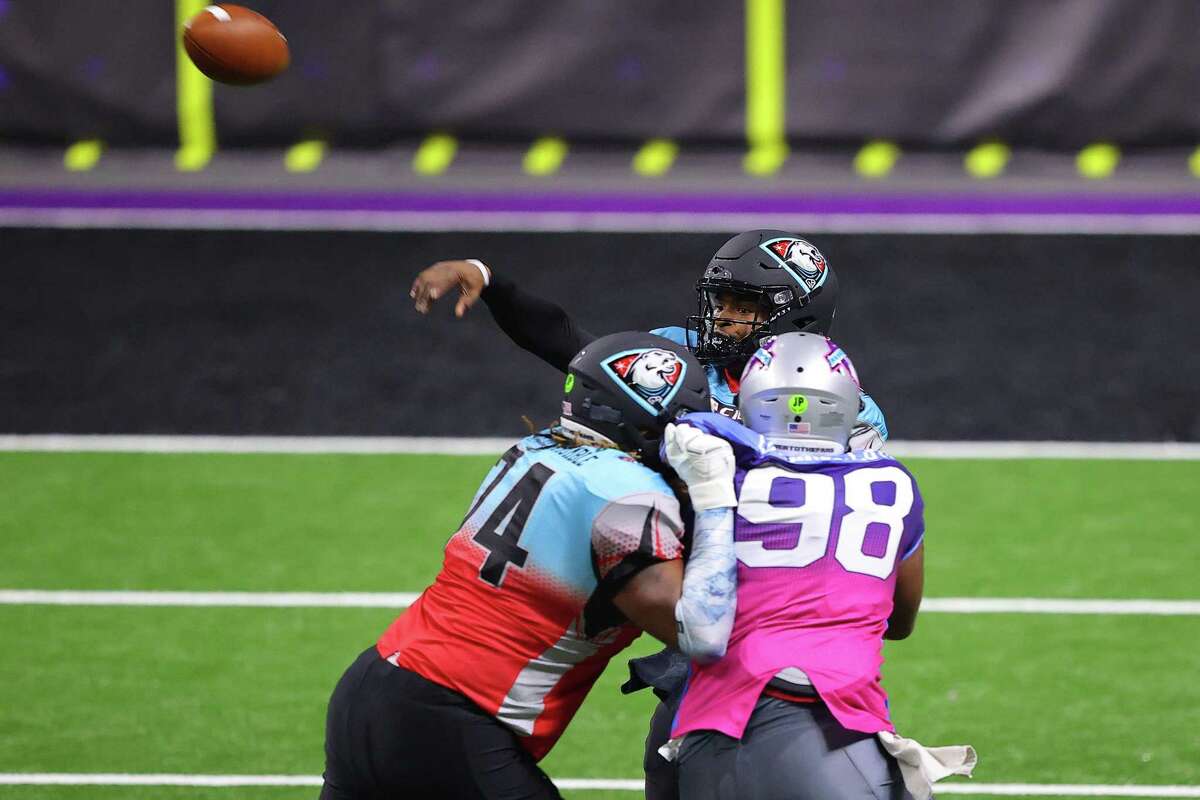 Former UConn QB David Pindell makes history in Fan Controlled Football