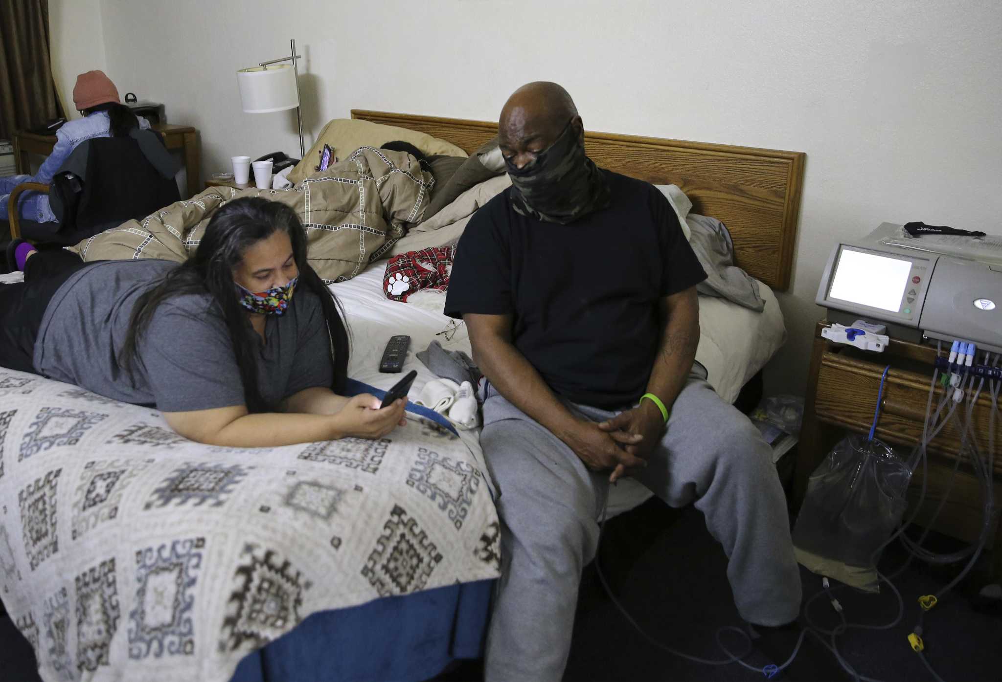 'Survival mode': Amid wintry weather and power and water outages, San  Antonio dialysis patients go without for days