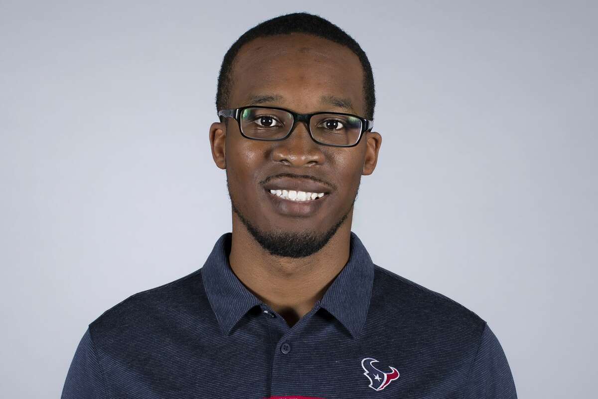 Texans defensive assistant Deon Broomfield is heading back to his alma mater Iowa State to coach safeties.