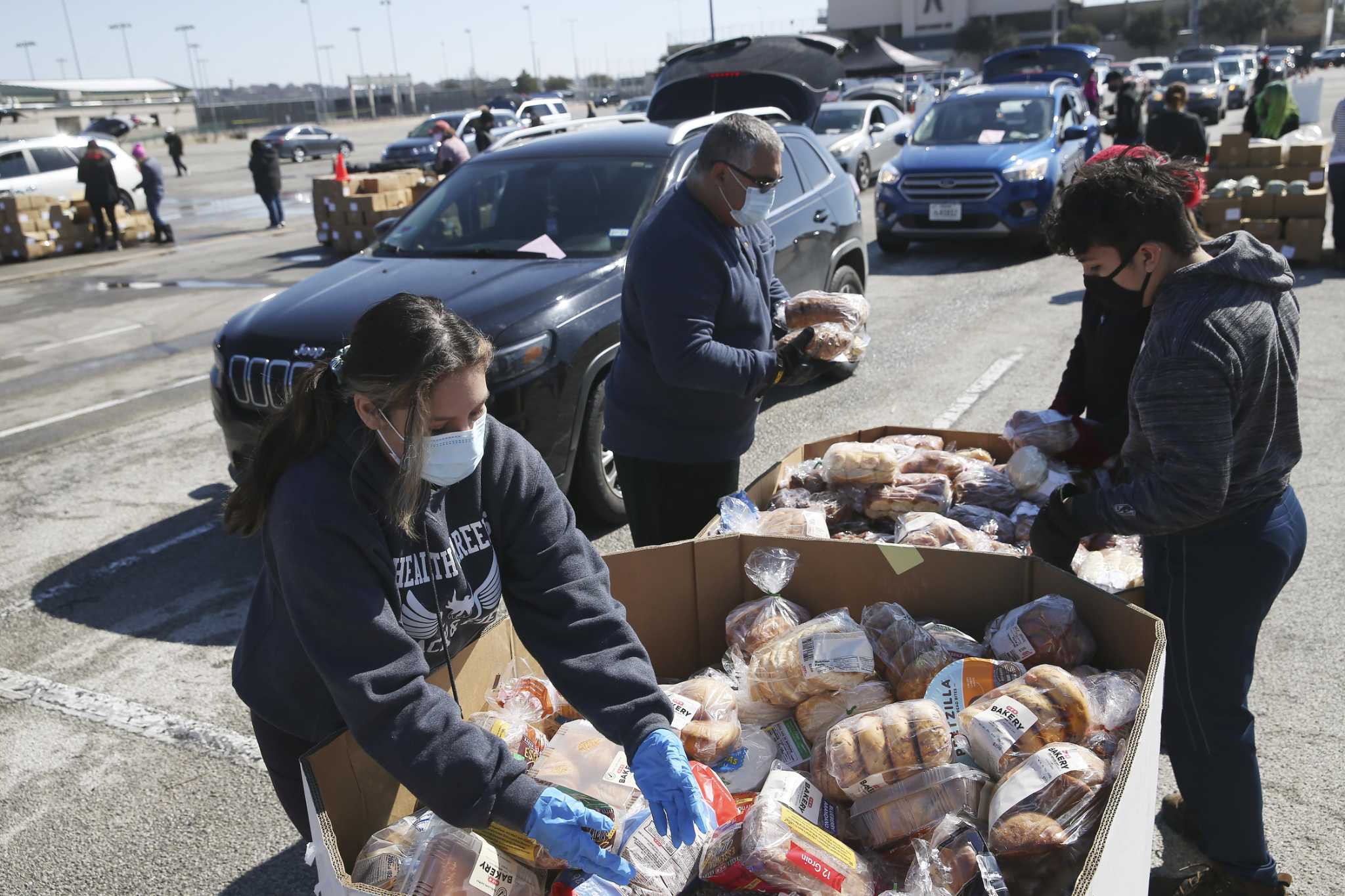 San Antonio Food Bank provides boost as weather on top of pandemic stretches family food resources ever thinner - Vimarsana News