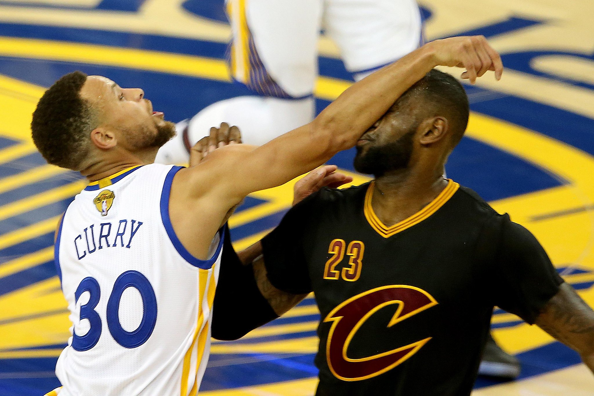 Stephen Curry of Golden State Warriors overtakes LeBron James of