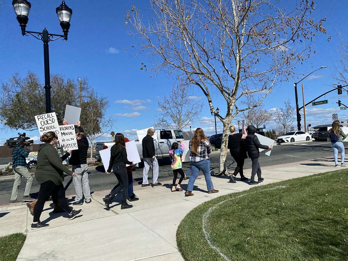 Oakley parents push for classroom reopenings after school board resigns