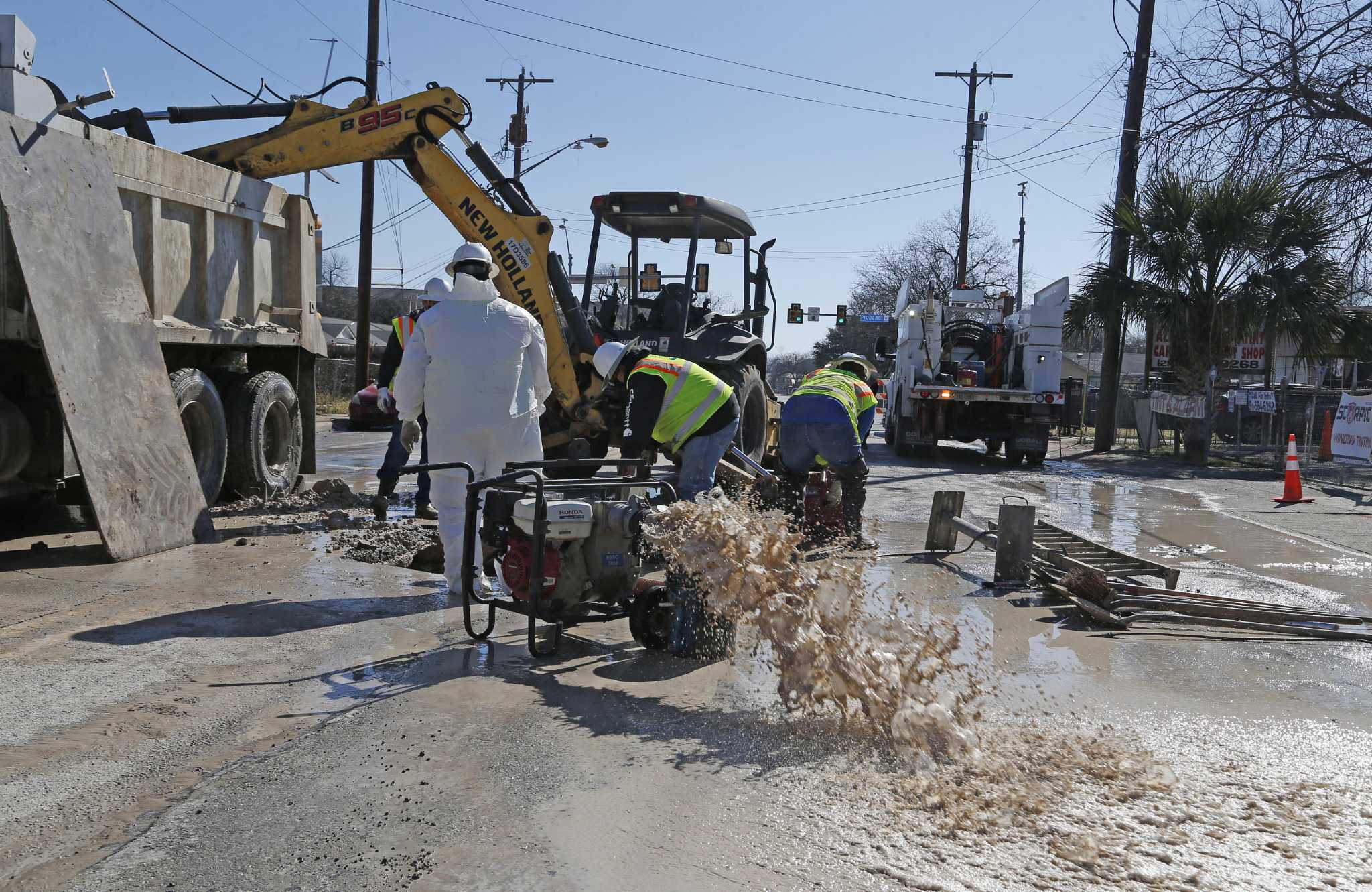 'All hands on deck' - SAWS crews working tirelessly to get water system back up and running - Vimarsana News