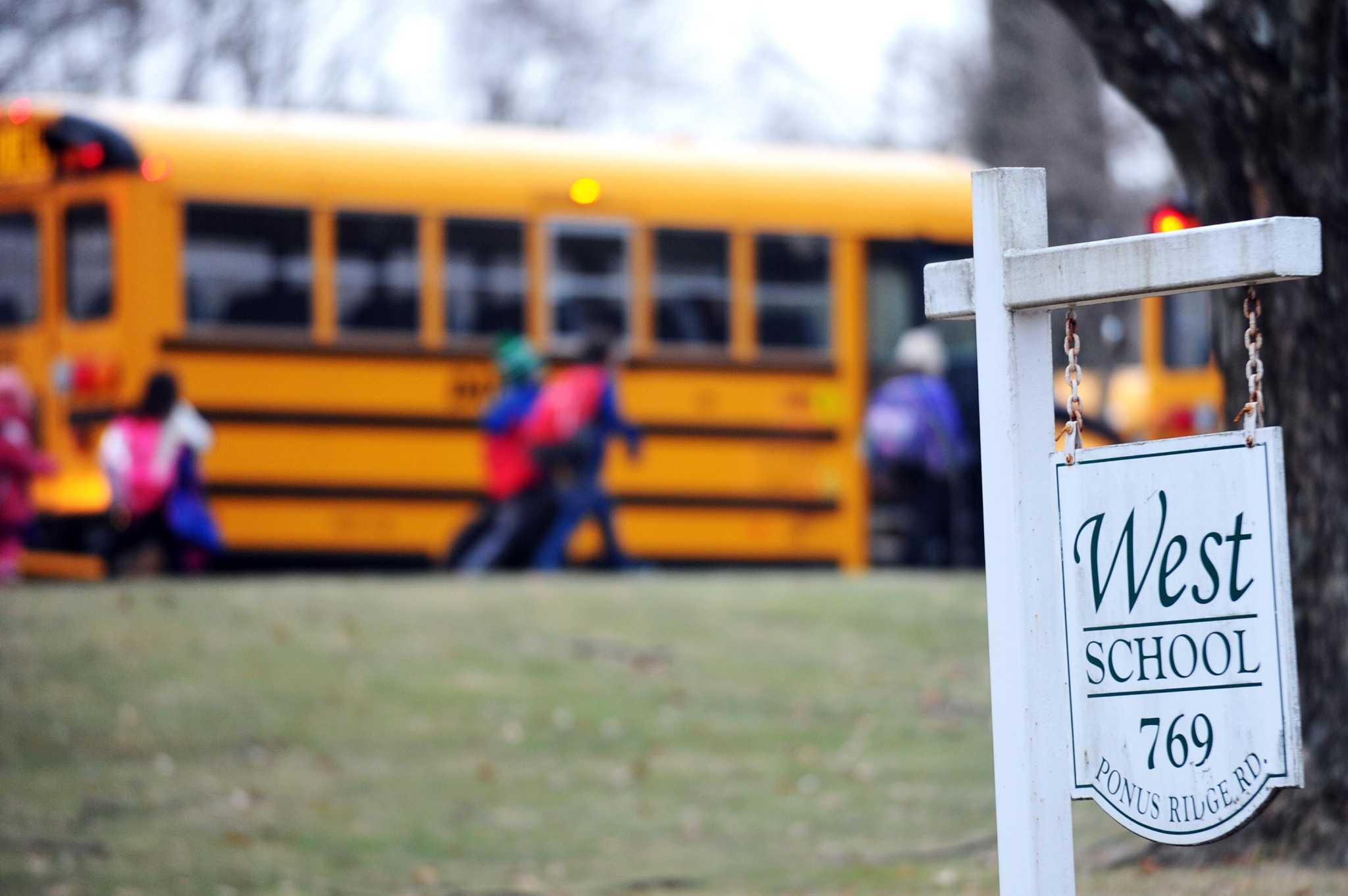 Cell tower? New Canaan's new utilities commission jumps into fray