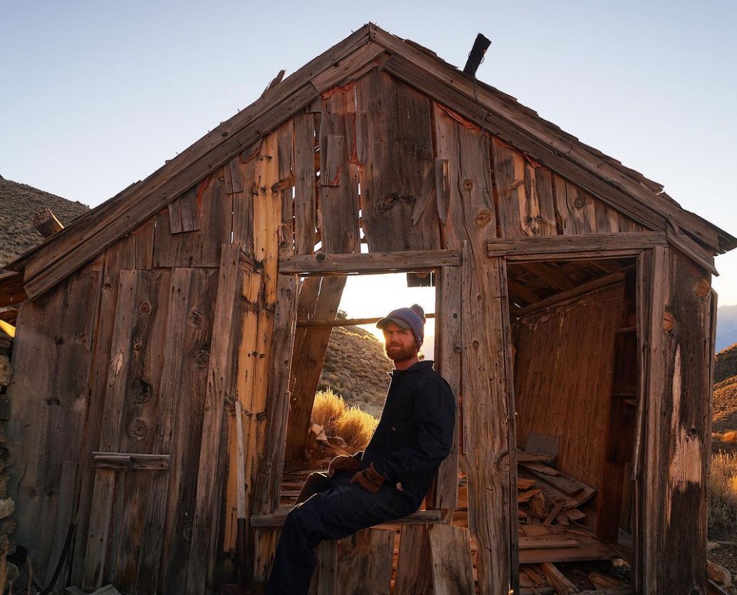 An influencer who bought a California ghost town is ready to die there