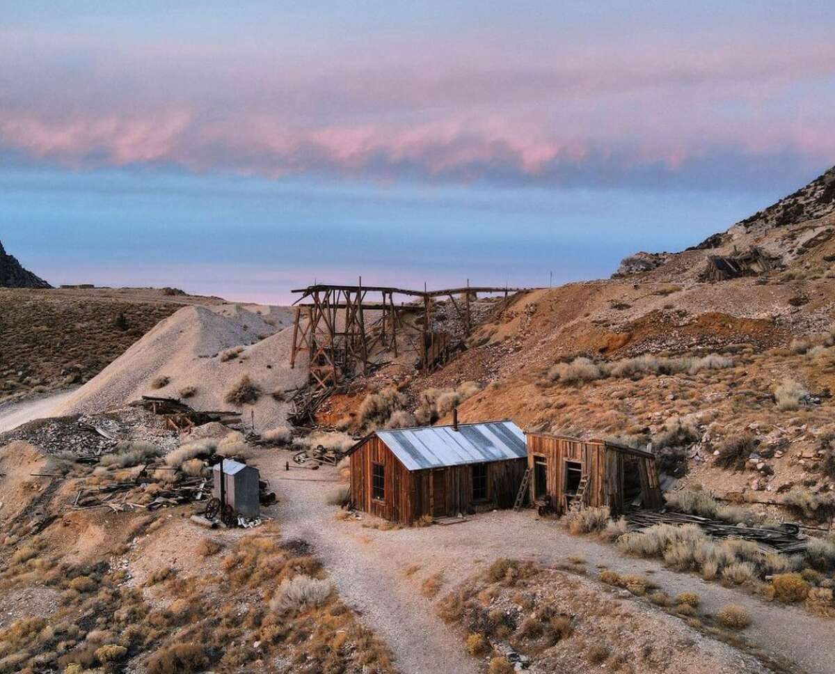 An influencer who bought a California ghost town is ready to die there