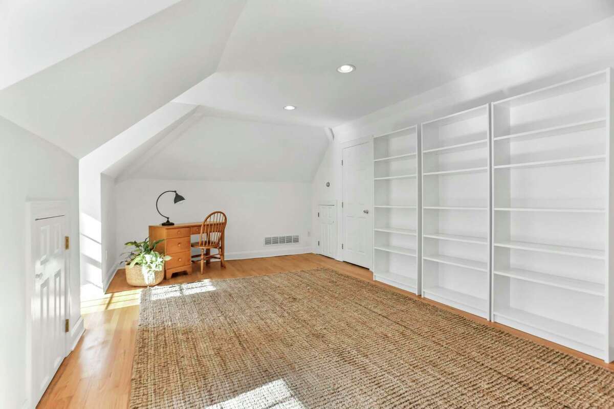 Third floor flexible use room at 8 Canterbury Lane, Easton.