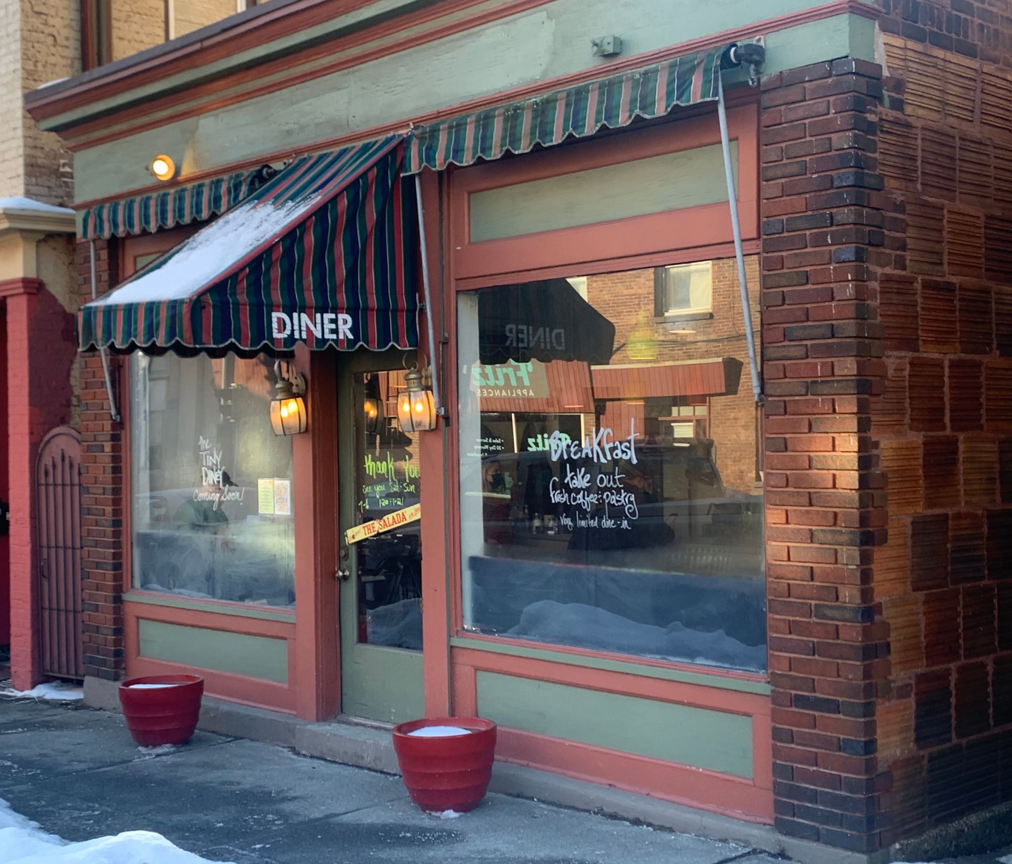 Following owner injury, Tiny Diney won't reopen in Cohoes - Vimarsana News
