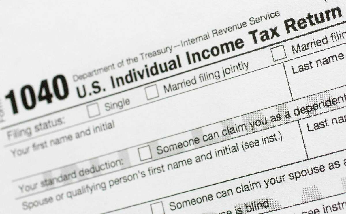 Taxpayers face overloaded IRS as filing season opens Monday