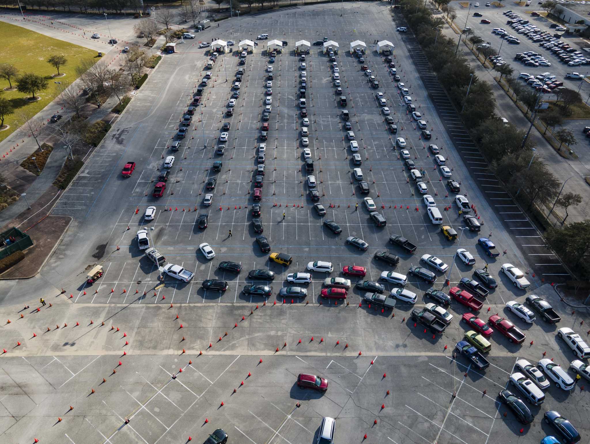 Opinion: Open the NRG Stadium roof and reduce COVID spread at