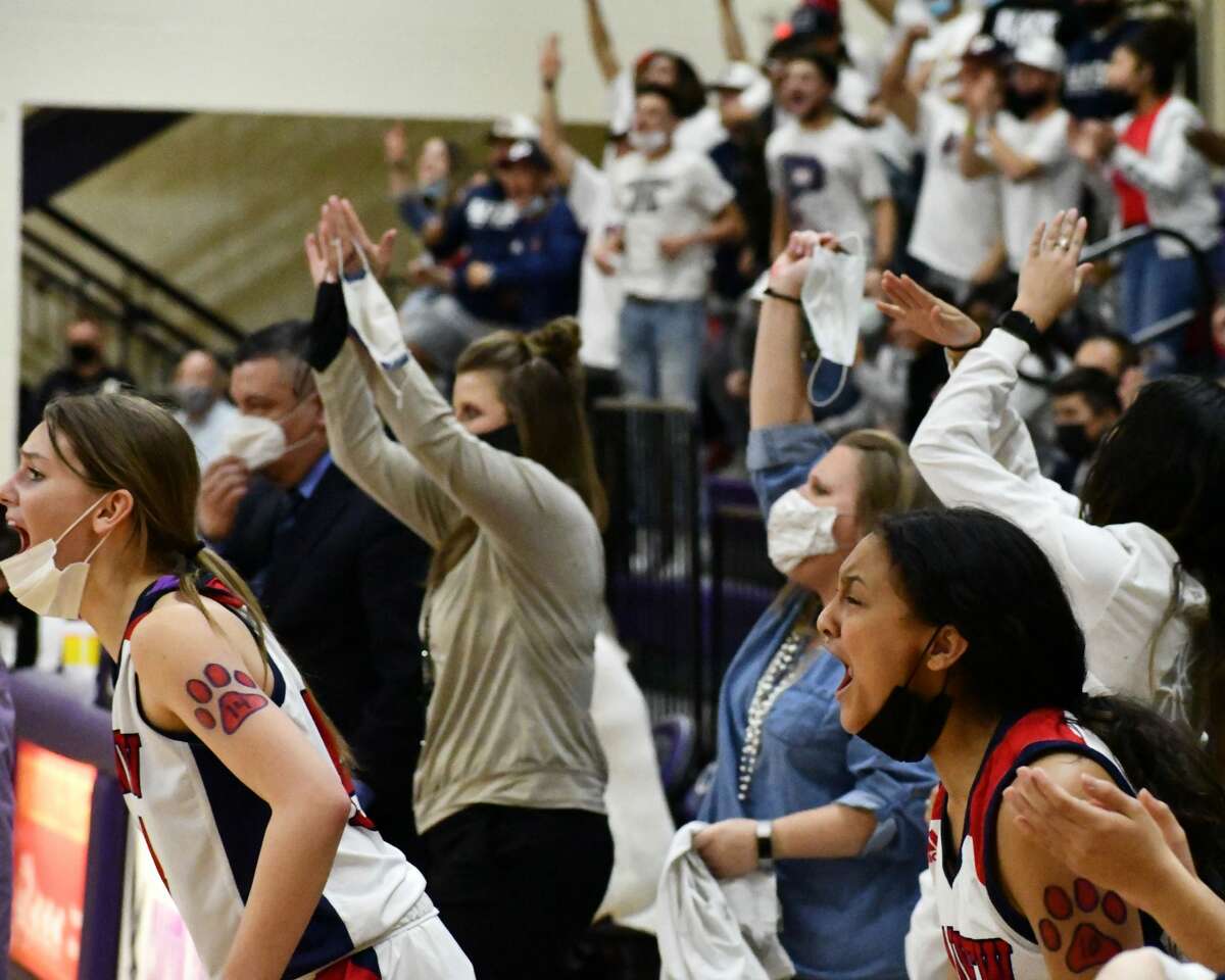 The Plainview Lady Bulldogs defeated Amarillo Tascosa 69-63 in the region quarterfinals of the Class 5A girls basketball playoffs on Wednesday at Canyon.