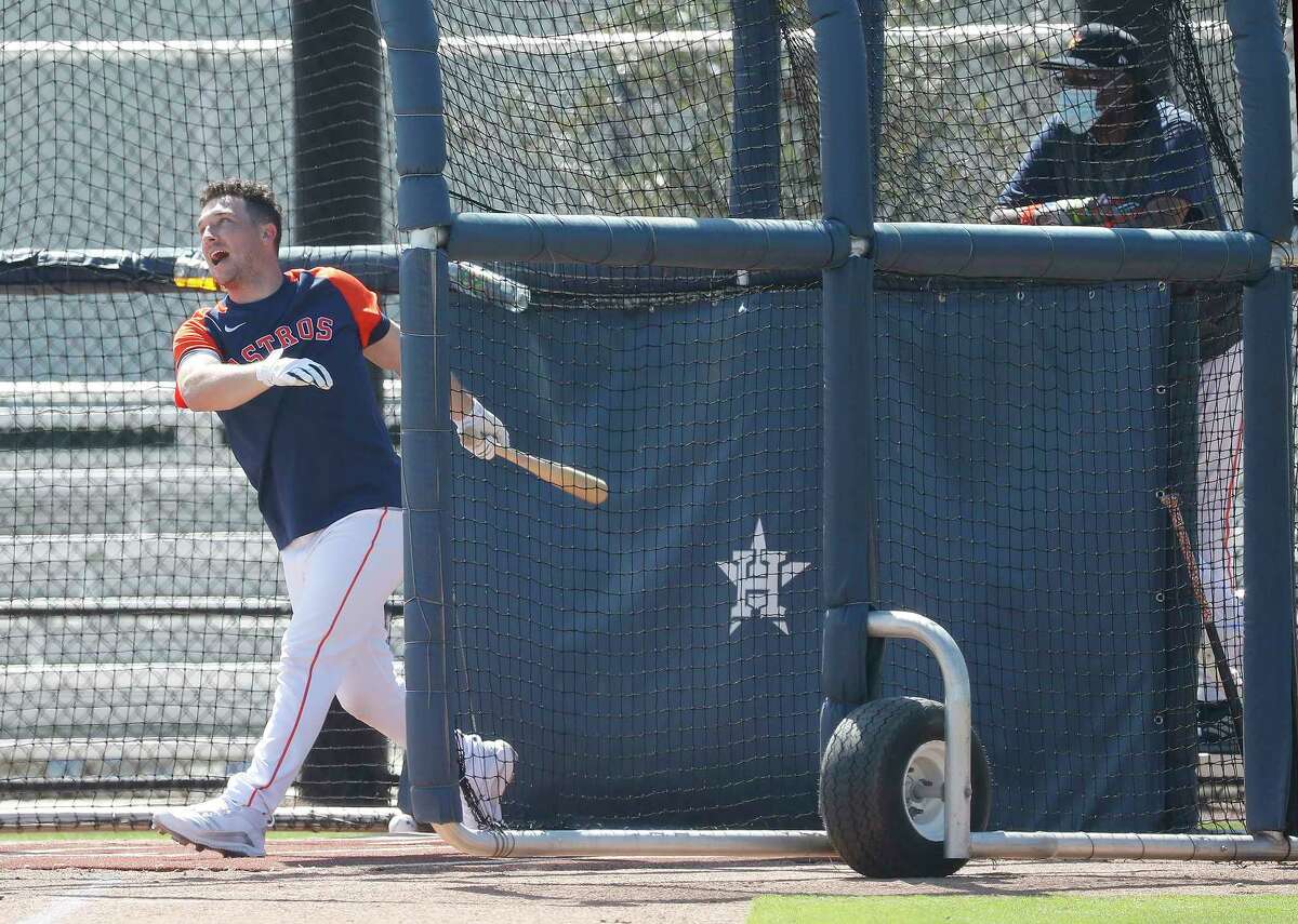 Spring has sprung: Astros hitting live batting practice in spring training