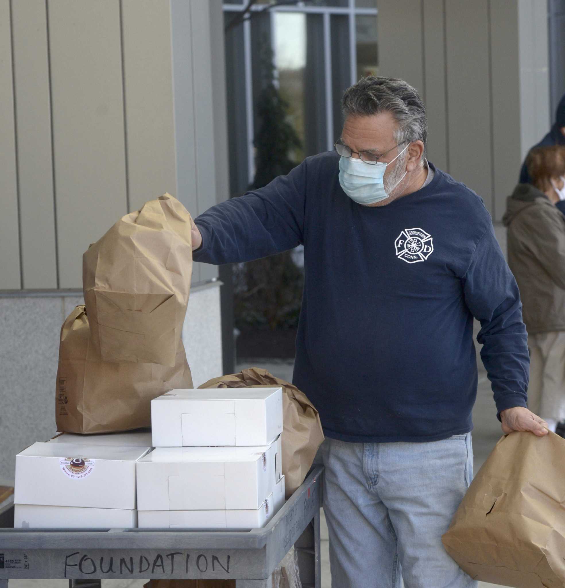 Local business owner credited as 'unsung hero' for delivering food to hospitals, food pantries - Vimarsana News