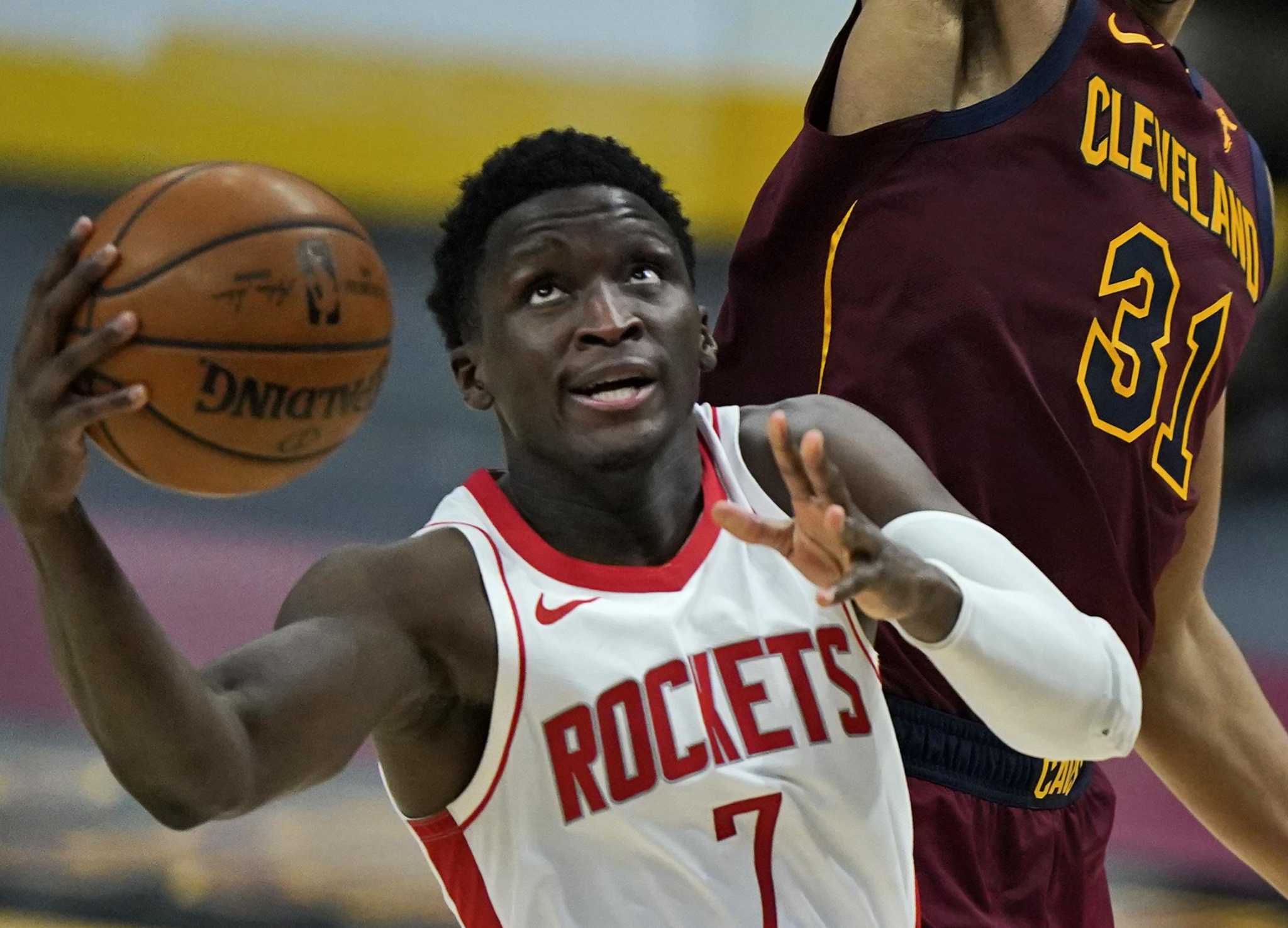 Rockets guard Victor Oladipo moves close to return