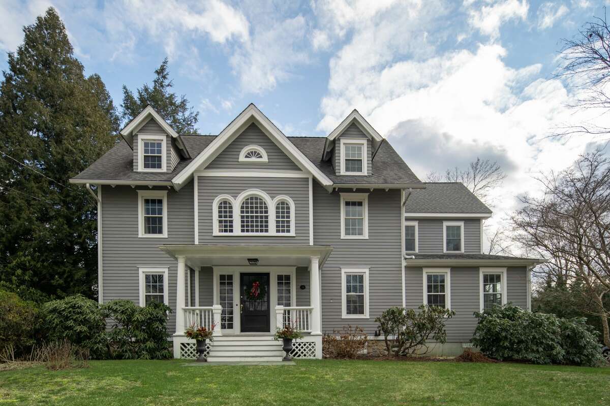Updated vintage colonial house at 31 Oak Street, New Canaan.