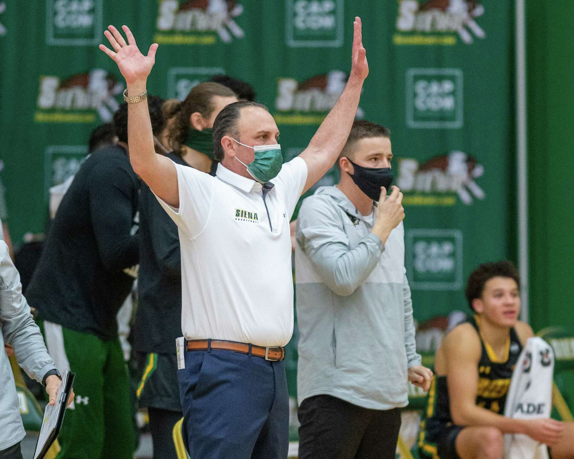 Siena Basketball Coach Salary: A Comprehensive Guide