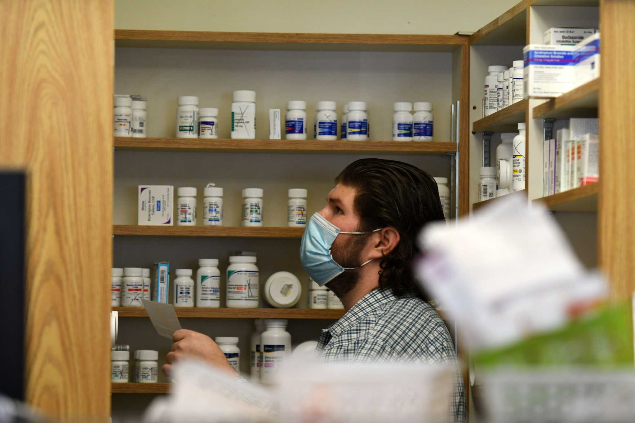 Student-run and independent pharmacies hope to fill the gaps Walgreens left behind - Vimarsana News