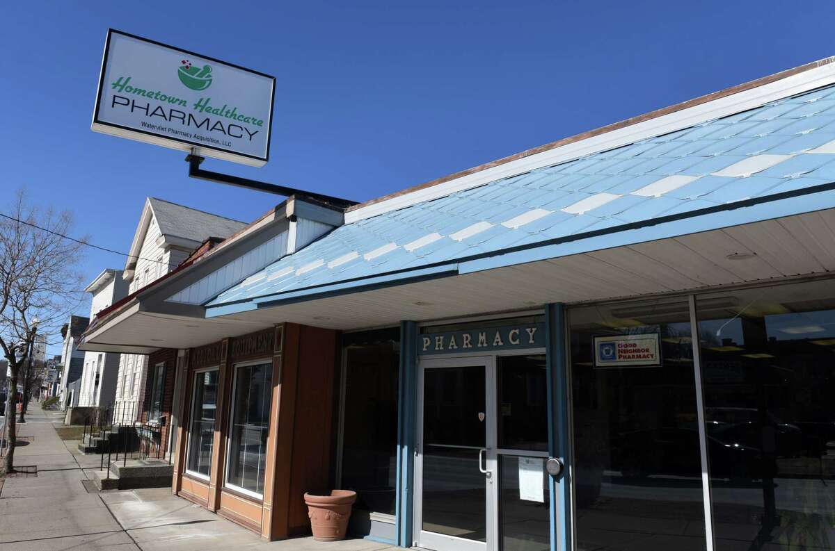 Studentrun and independent pharmacies hope to fill the gaps Walgreens