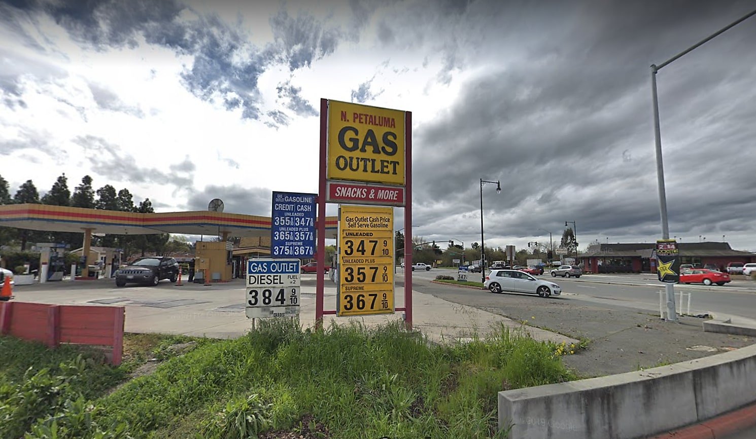 Petaluma bans all new gas stations in push to curb emissions