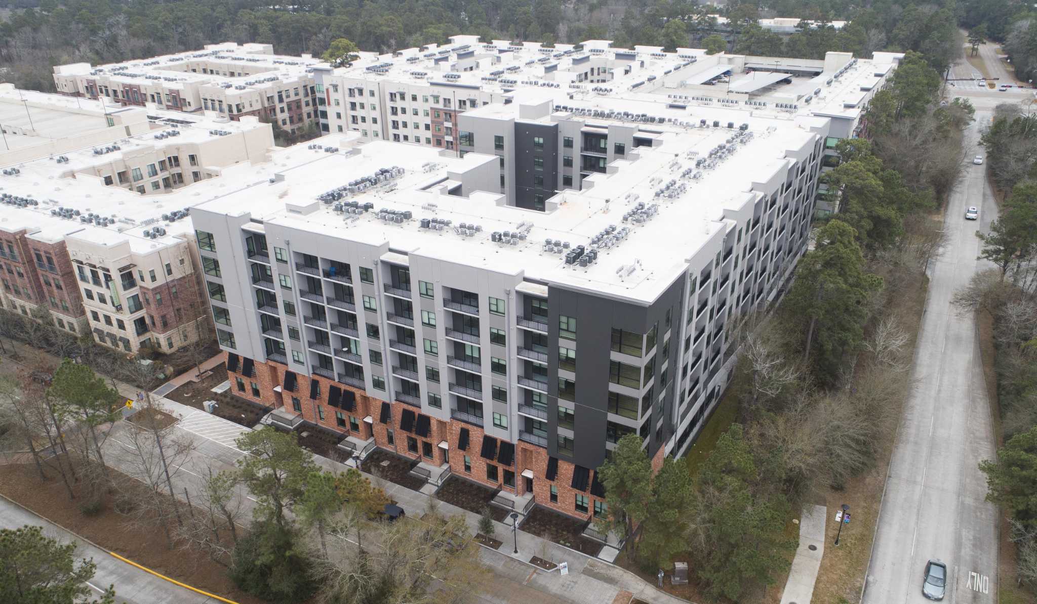 Howard Hughes opens new apartment complex in Woodlands