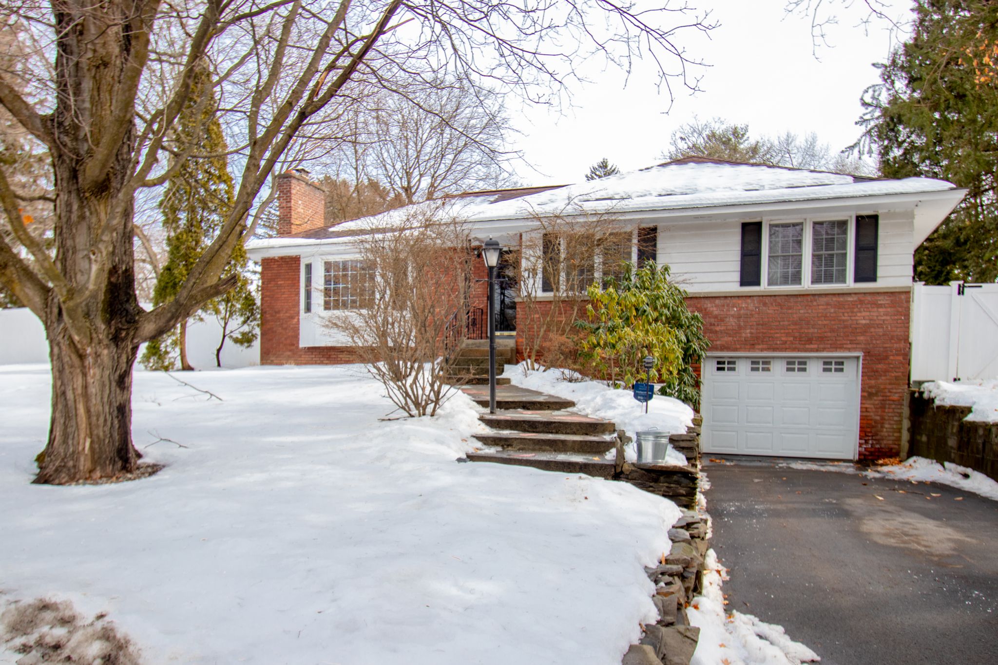 House of the Week Ranch in Latham