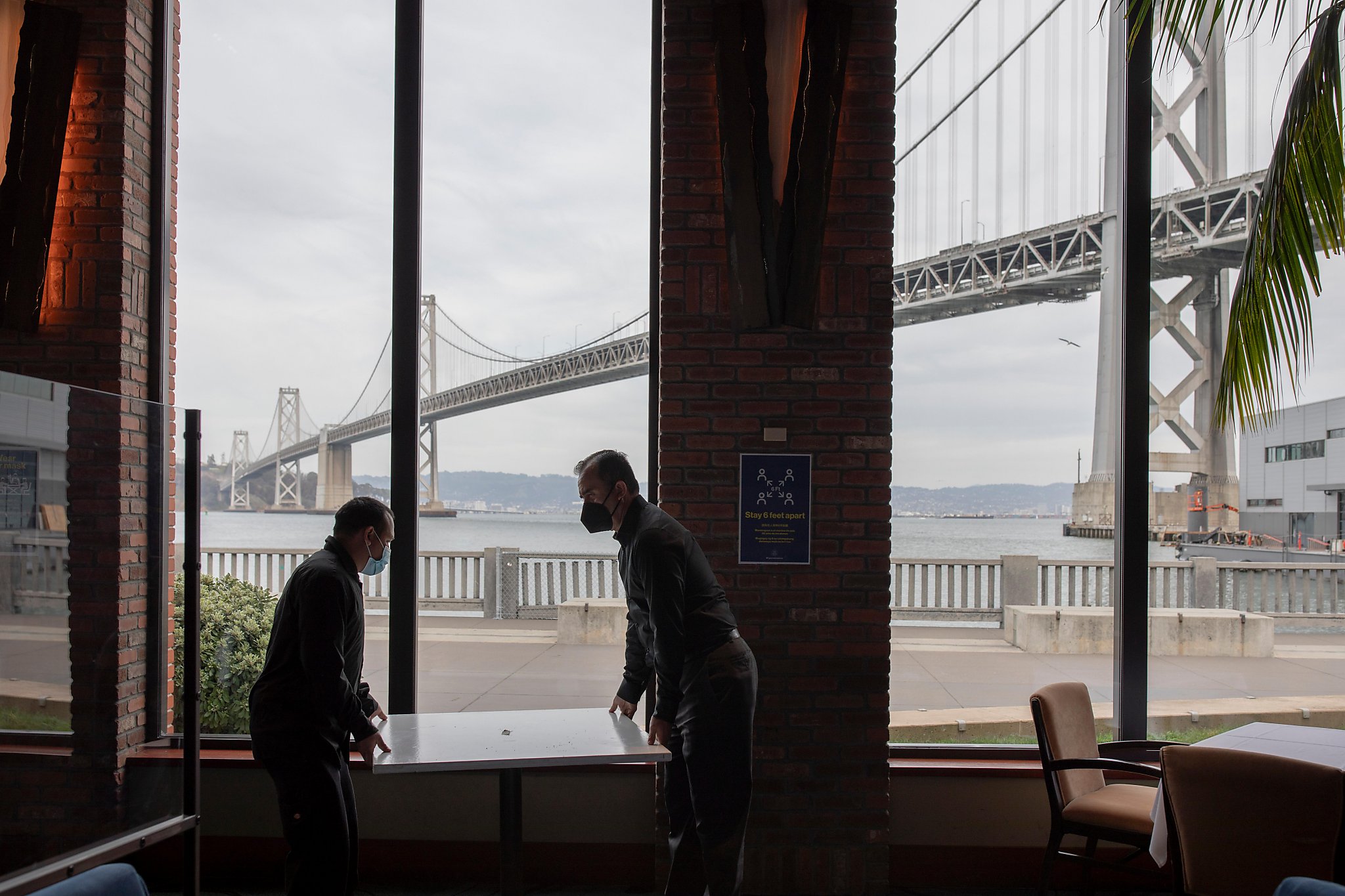 Bay Area restaurant workers are getting vaccinated ahead of indoor dining. But safety concerns remain - Vimarsana News