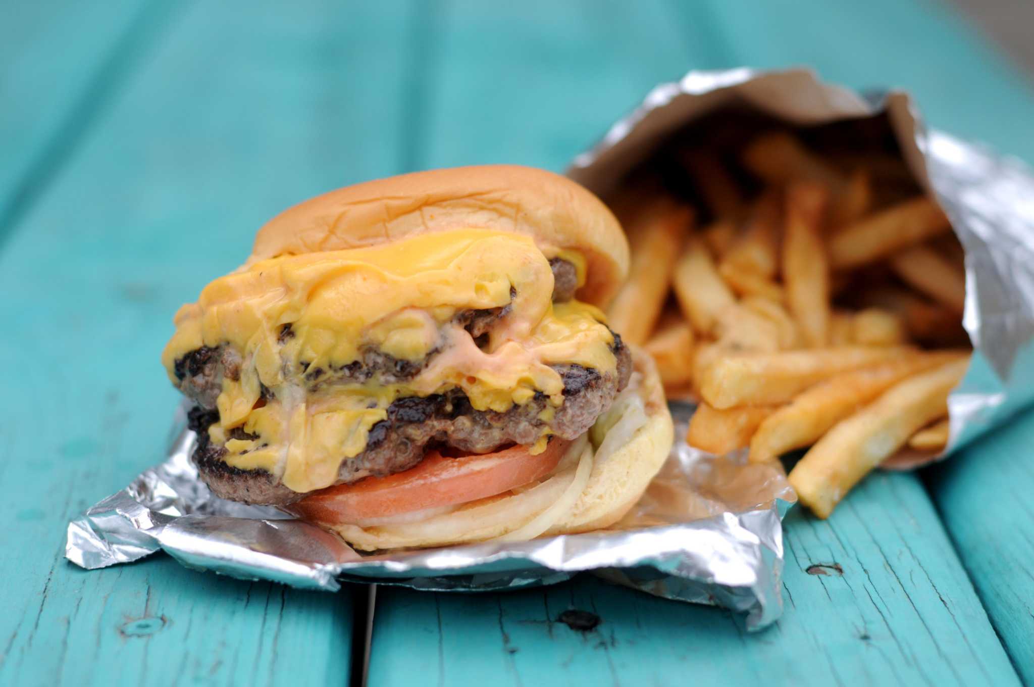 J'Dubs Burgers and Grub in San Antonio expanding to Moses Rose's Hideout on Houston Street downtown - Vimarsana News