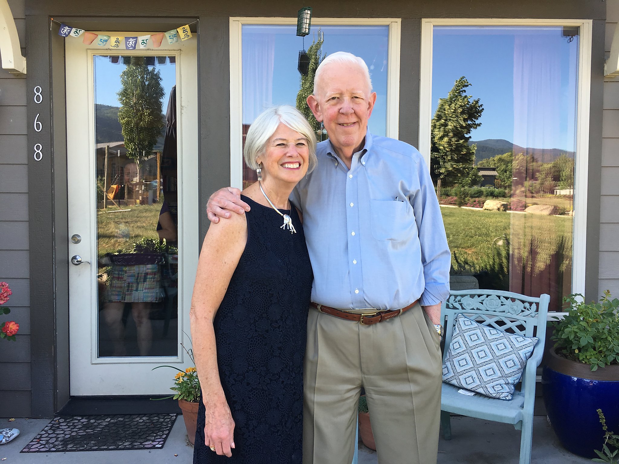 Mike Brown, Chronicle copy boy turned communications ace, dies at 73 - Vimarsana News