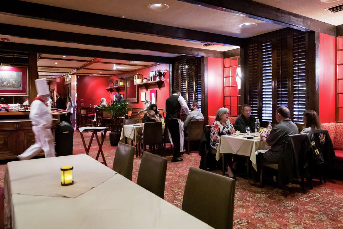 San Francisco just reopened indoor dining. Here's what House of Prime Rib was like on the first night.