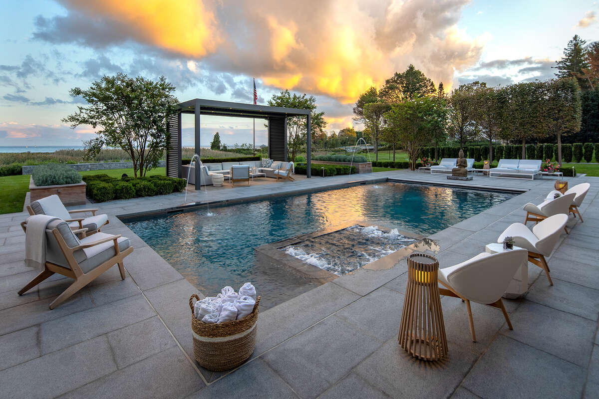 Gunite swimming pool and spa at 10 Gray Lane, Westport.