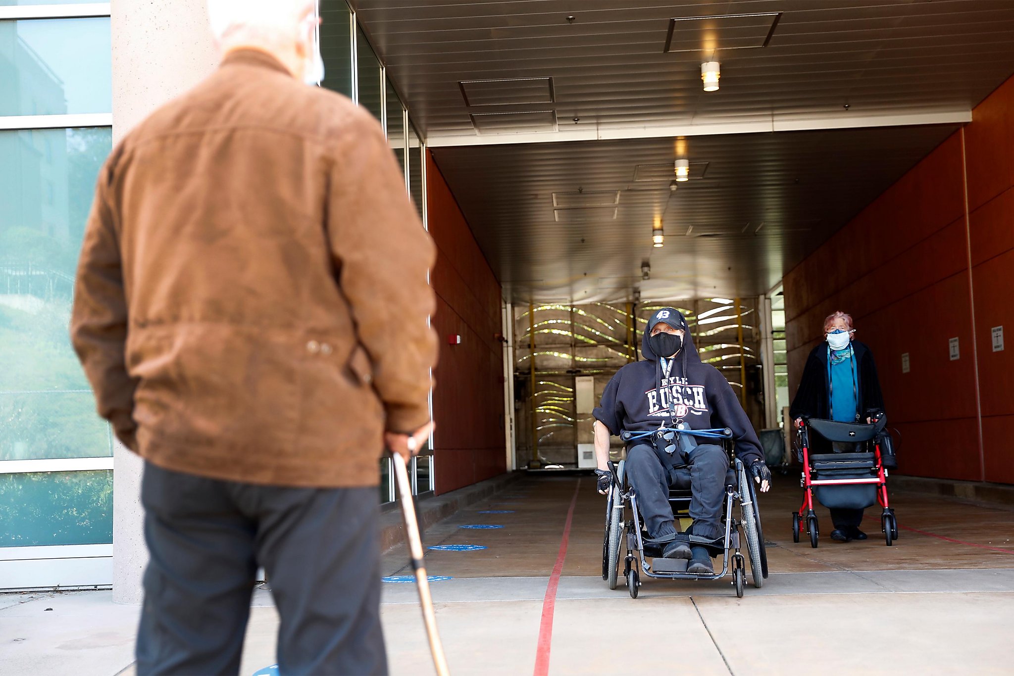 S.F.'s largest nursing home reopens for visits after a painful winter of separation: 'It's been so long' - Vimarsana News