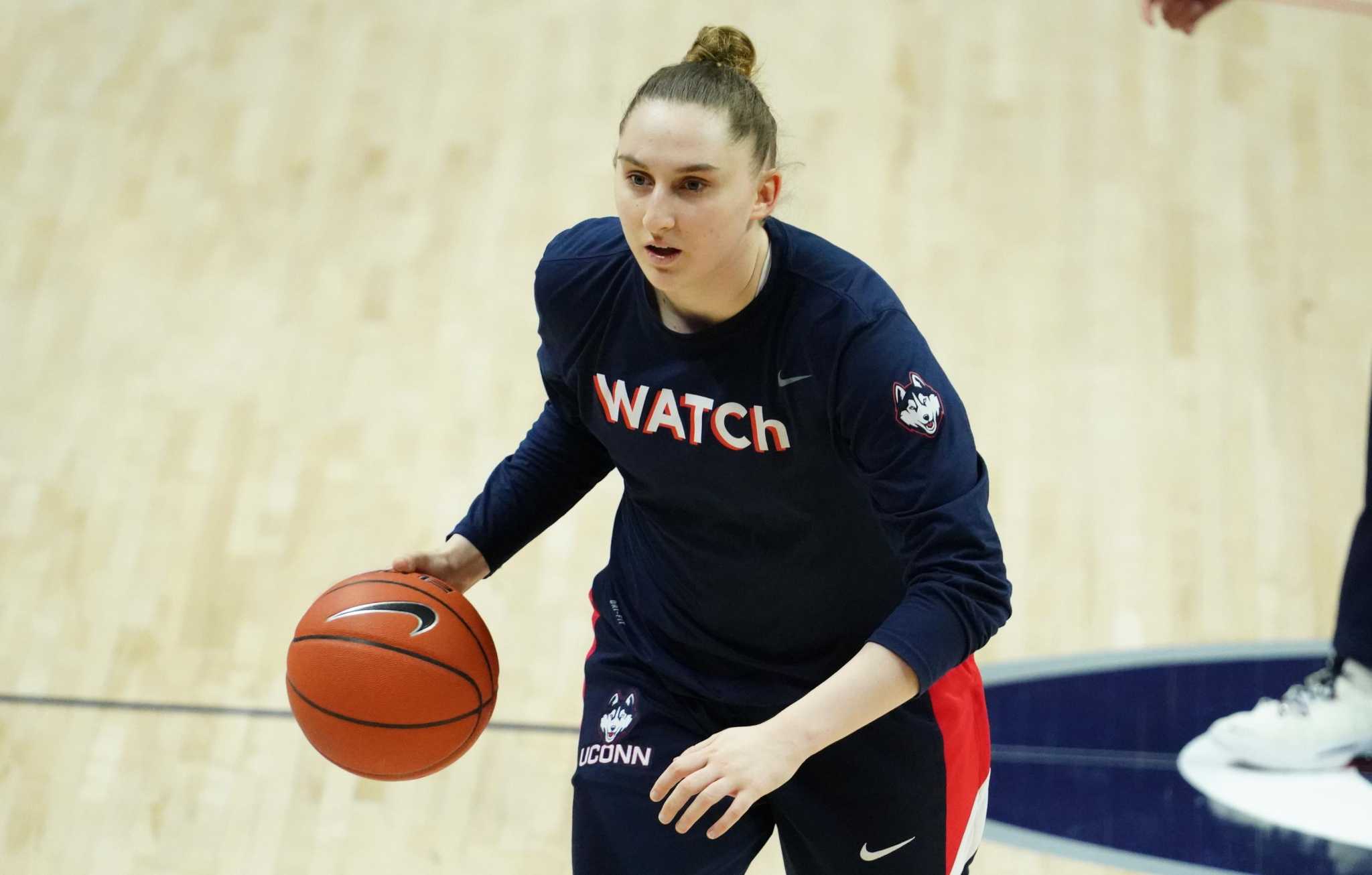 Former UConn guard Anna Makurat signs with pro team in native Poland