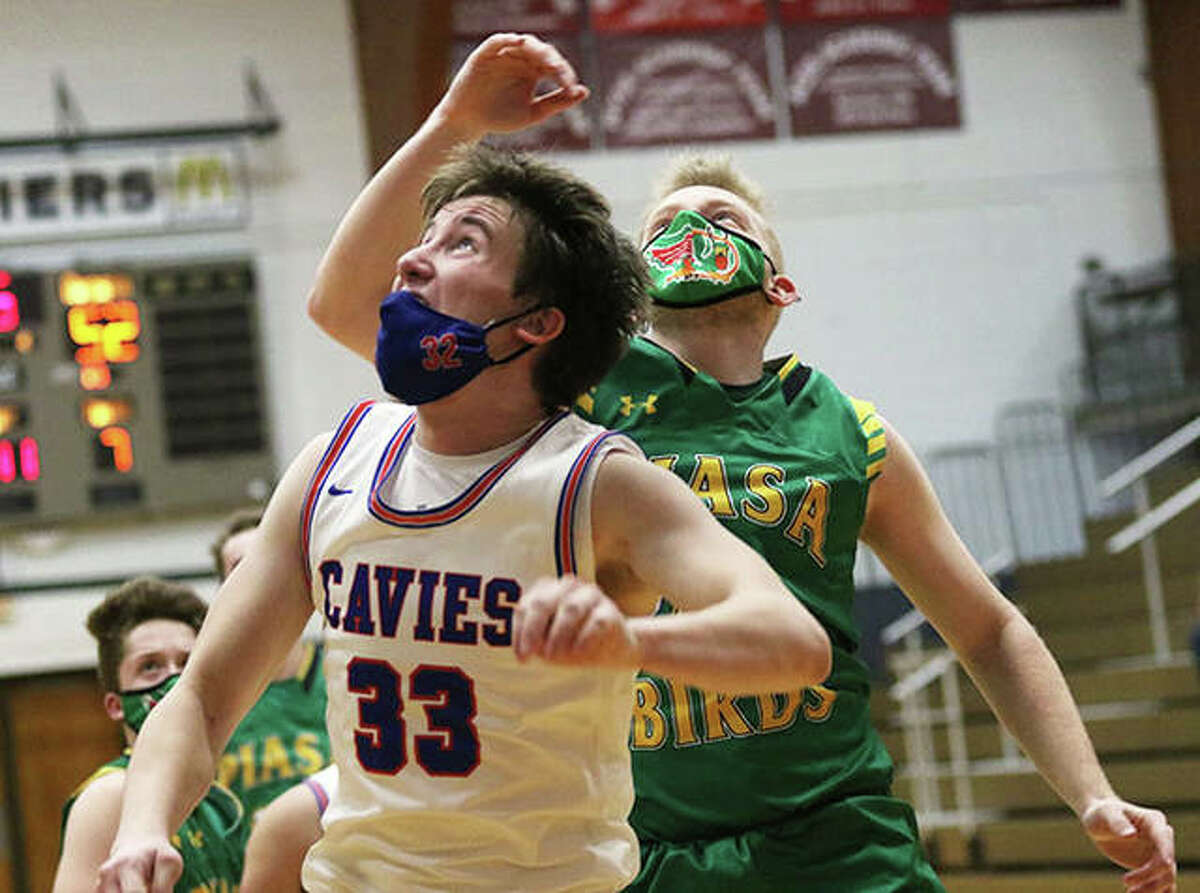 Carlinville’s Aaron Wills (33) scored 19 points in his team's loss to Carrollton Monday night in Carlinville. he is shown in action last season against Southwestern.
