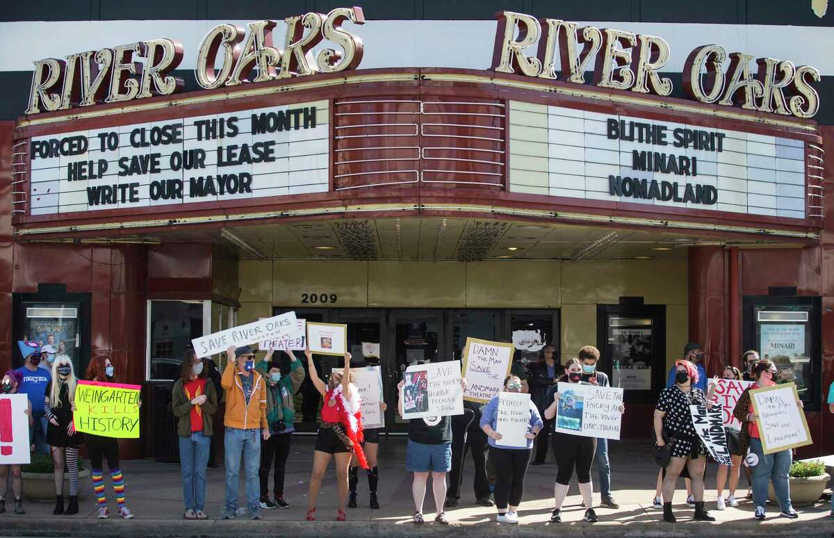 In an eleventh-hour effort to rescue the iconic River Oaks Theatre, talks have resumed again between Landmark Theatres and Weingarten Realty. Featured image: Fans of Landmark River Oaks Theatre demonstrate against the potential closure of the historic movie theater Sunday, March 7, 2021 in Houston.