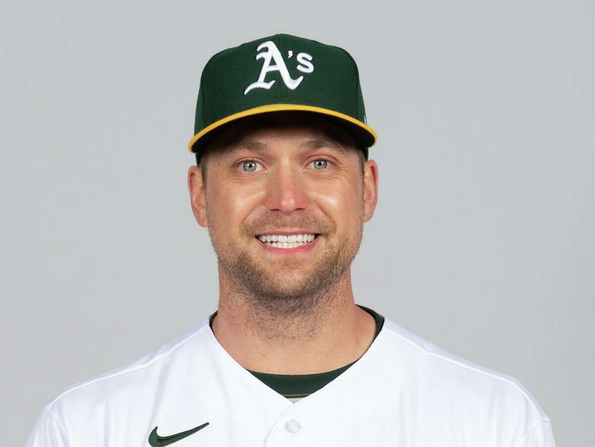 Report: A's agree to 1-year deals with Romo, Petit