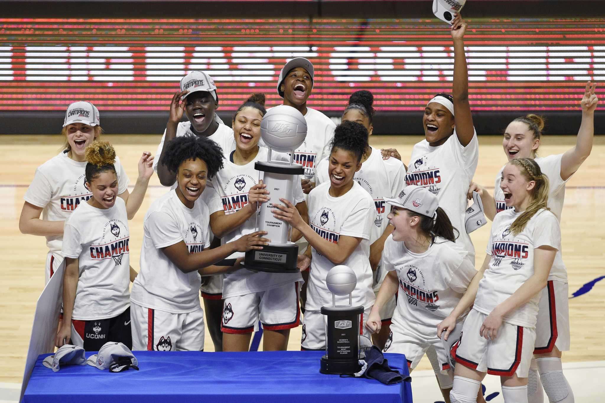 That was worth waiting six months for': UConn coach Geno Auriemma says he's  'never been prouder of any team'