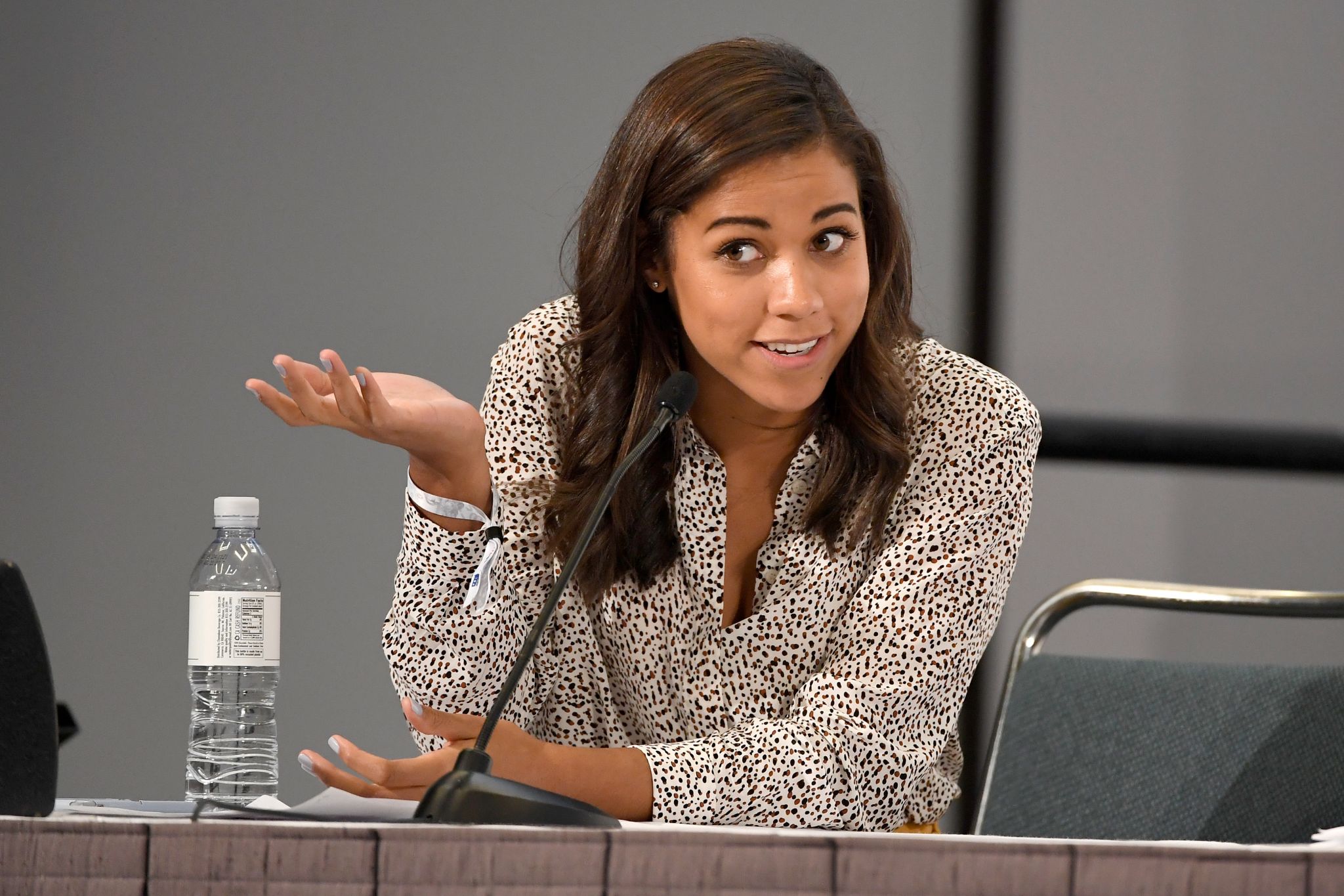 Teen Vogue's new editor apologizes for past racist tweets after staff complaints: 'There's no excuse' - Vimarsana News