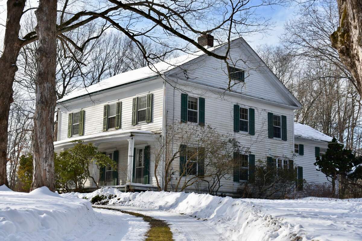 This 1840 colonial home in Red Hook, Dutchess County received the highest percentage over-asking price in the county after an unconventional sales strategy in a hot market. The sellers did not accept any offers on the home for seven days and allowed contractors and the would-be buyer an opportunity to browse the home when it would have otherwise been sold. The sale price was $700,000, which was 43% over the asking price of $489,000.