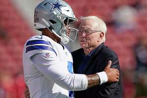 What NFL experts are saying about Dak Prescott's contract and Jerry Jones' negotiating