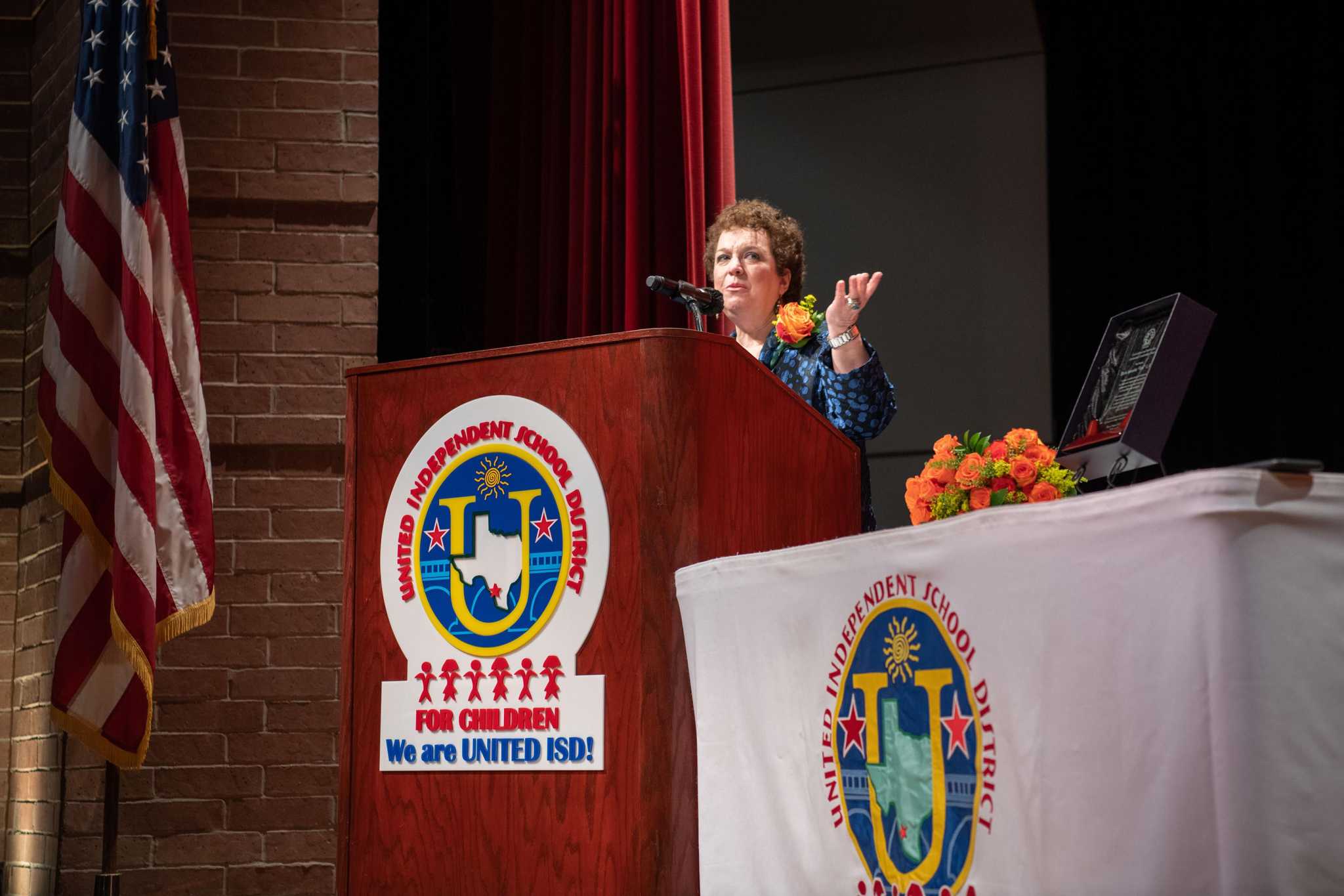 United ISD honors departing educator with Community Leadership Award - Vimarsana News