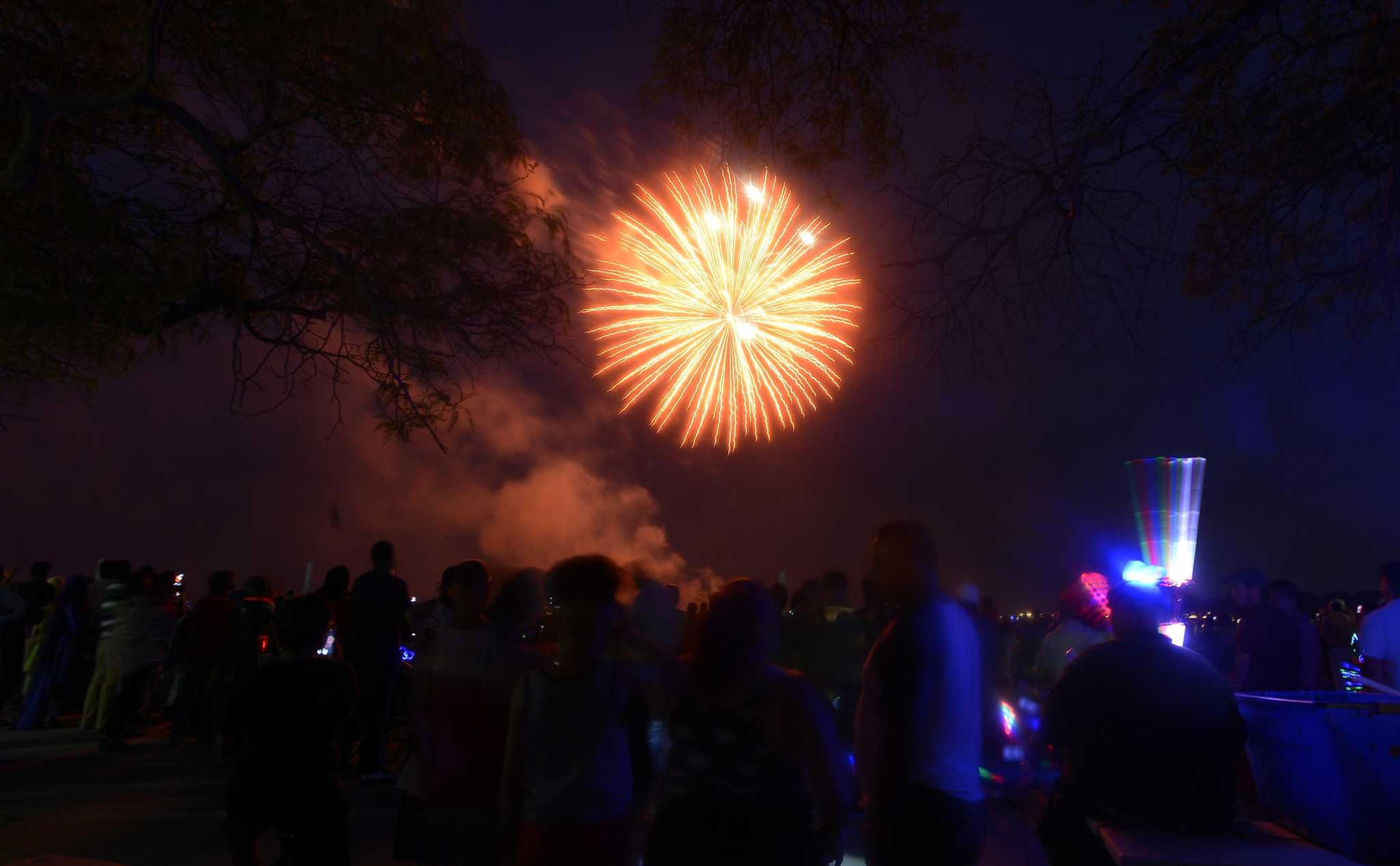 Mayor: Stamford fireworks a 'party to celebrate' after COVID restrictions - Vimarsana News