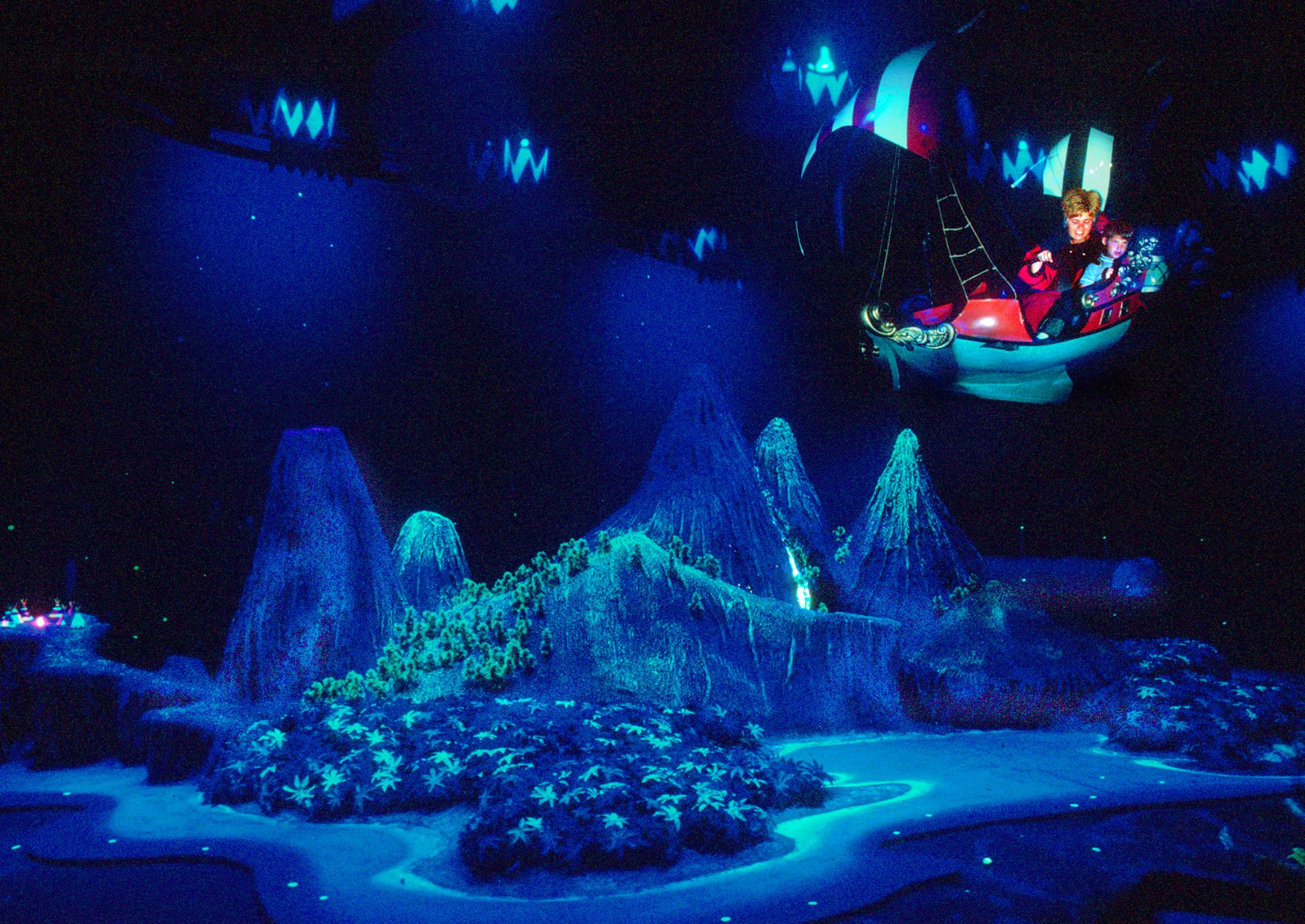 Disneyland s Peter Pan Ride Breaks Down Reveals Bill Sucks Graffiti