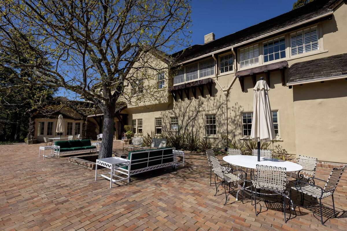 See inside the 135 million estate where Elizabeth Holmes reportedly is